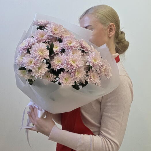 Букет из розовой кустовой хризантемы