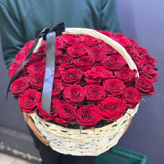 Корзина красные розы ред Наоми 50шт