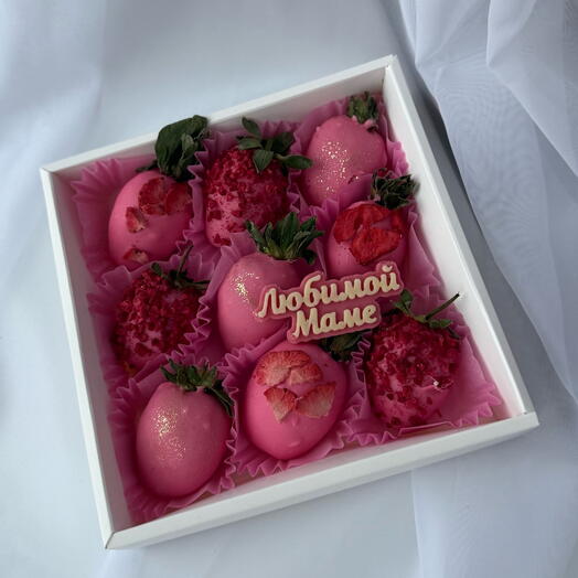 Клубника в розовом (белом) МАМЕ