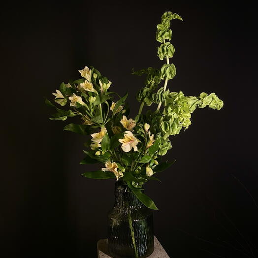 Авторский букет альстромерия / молюцелла