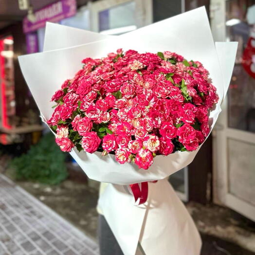 Букет из кустовых роз