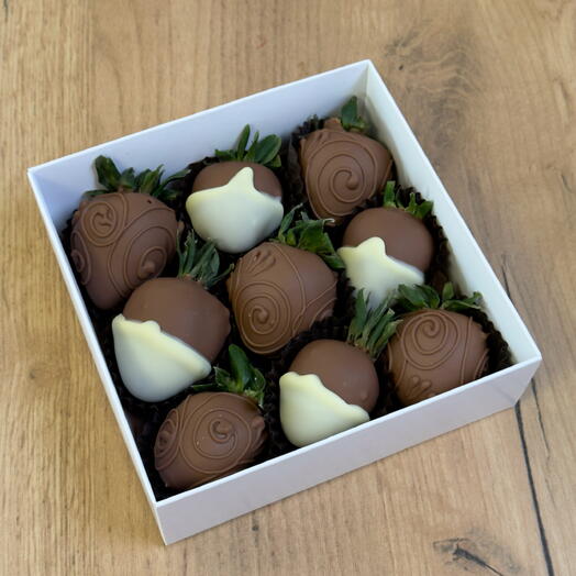 Клубника в бельгийском шоколаде Callebaut, классический набор «Сладкий комплимент»