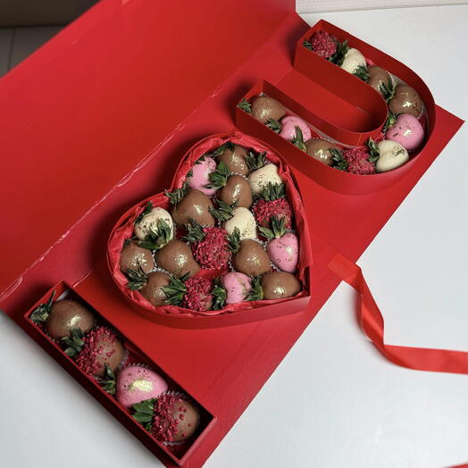 Клубника в шоколаде в коробочке l♥️U