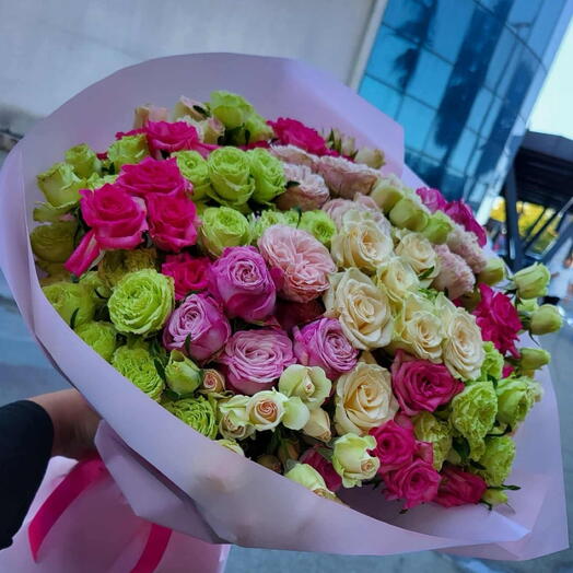 Colorful spray rose mix