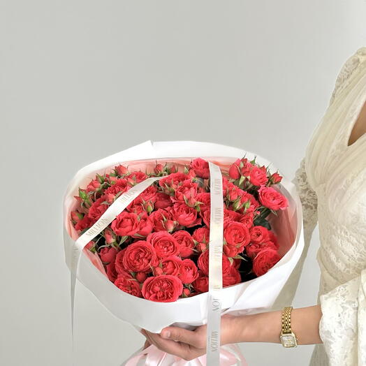 Букет из кустовых роз