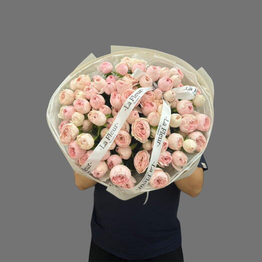 Персиковая нежность — 27 кустовых роз