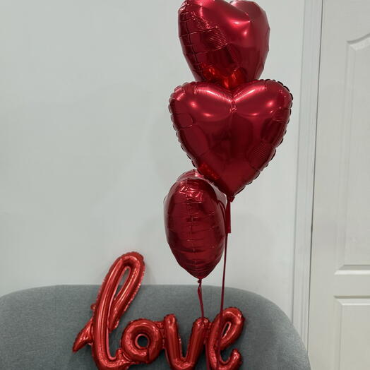 Набор шаров надпись   love и 3 сердца
