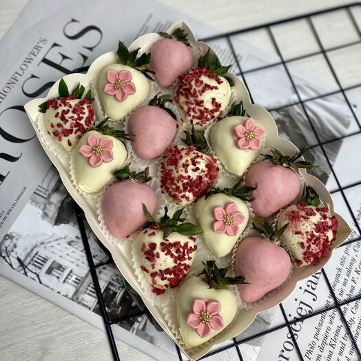 Клубника в шоколаде 15 штук девушке