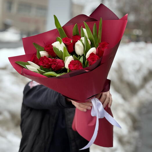 Букет из роз 9 и тюльпанов 10