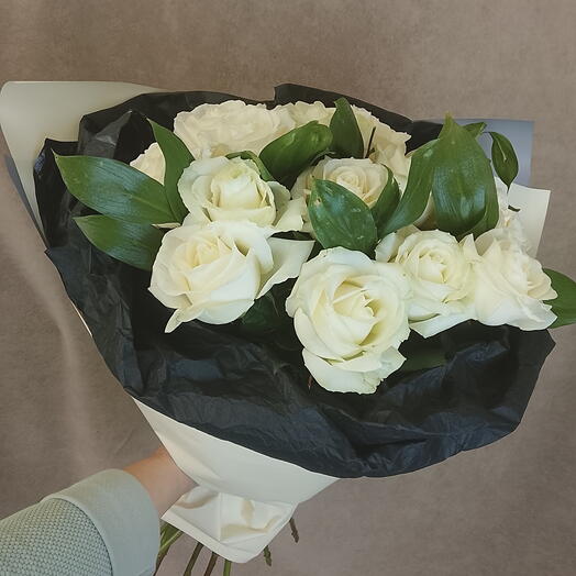 Букет с белыми розами