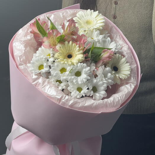 Сборный букет с ромашковой хризантемой 💐
