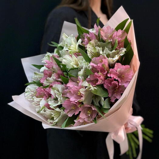 💌Царственный букет из белой и розовой альстромерии 008