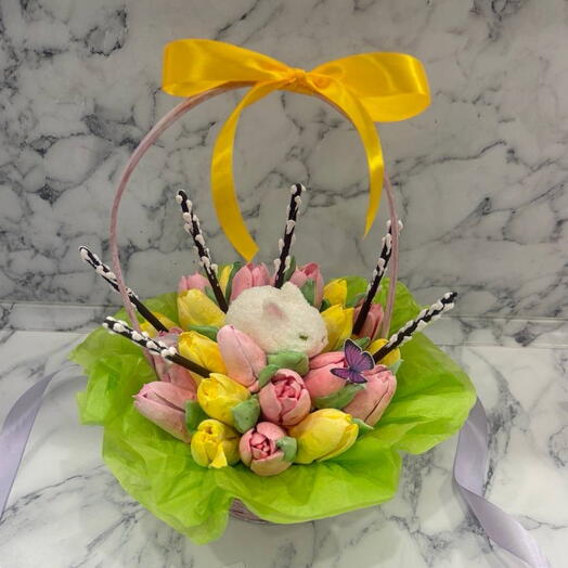 Корзина подарочная с зефирными Тюльпанами и Кроликом! Диаметр 18 см. На День рождения, девочке, дочери, внучке, учителю