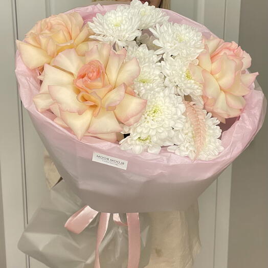 Авторский букет🌸 « Нежная весна» из французских роз и хризантем «Большой выбор букетов в профиле магазина»