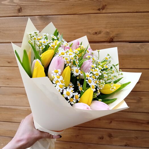 🌼Букет из тюльпанов с ромашкой