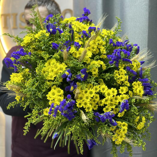 Большой полевой букет / A large bouquet of wildflowers