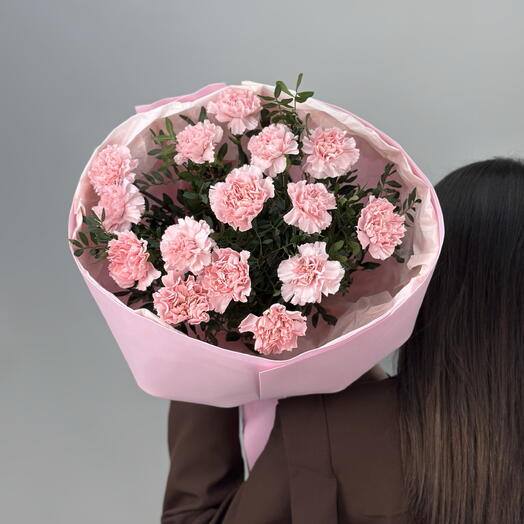 Букет из 15 розовых гвоздик