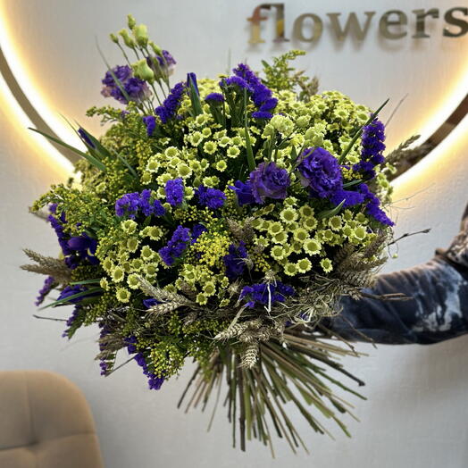 Букет из полевых цветов на каркасе средний размер / A bouquet of wildflowers