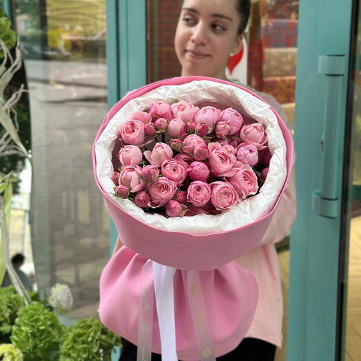 Букетик из кустовых пионовидных роз Silva Pink