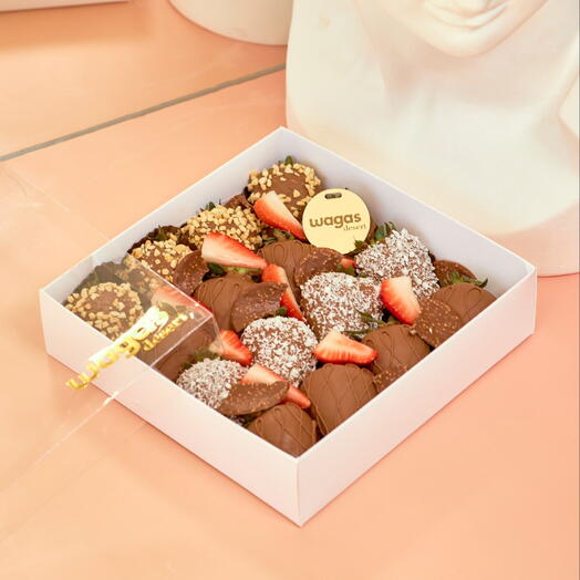 Strawberries in Belgian chocolate with peanuts