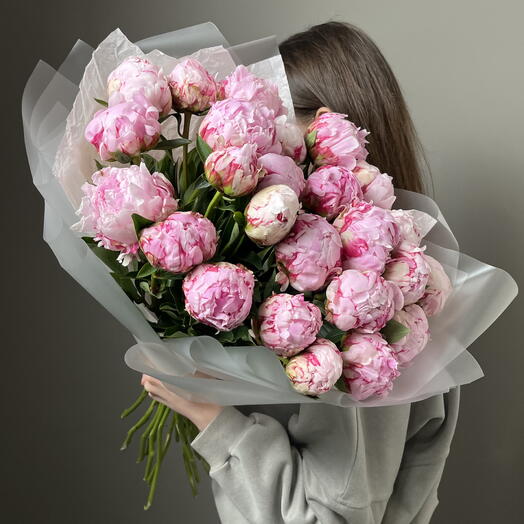 🌸 Букет 25 розовых пионов "Сара бернар"