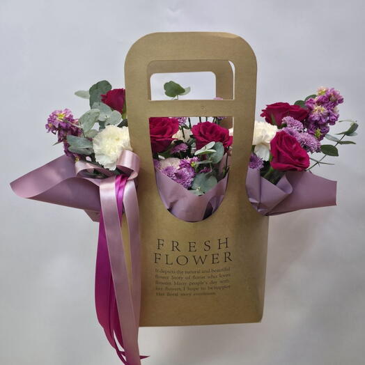 Сумка FRESH FLOWER из розы, маттиолы, гвоздики, хризантемы, эвкалипта