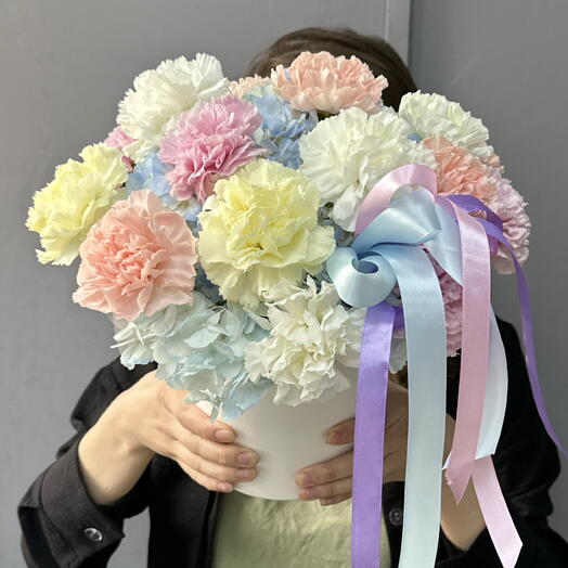 Композиция шляпной коробке  Дофаминовый букет 🤍💙💛🩷