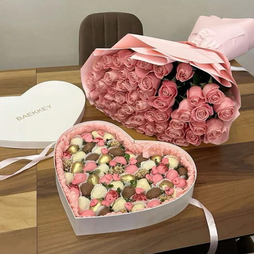 Flower and strawberry set