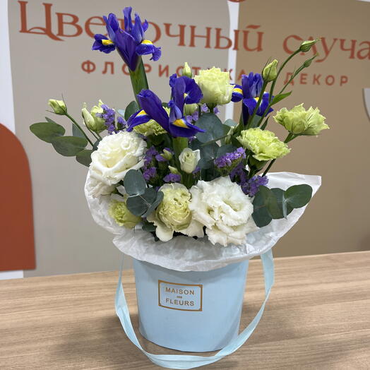 Коробка с ирисами