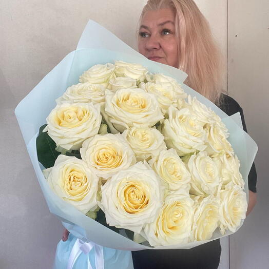 Букет из 25 кремовых роз