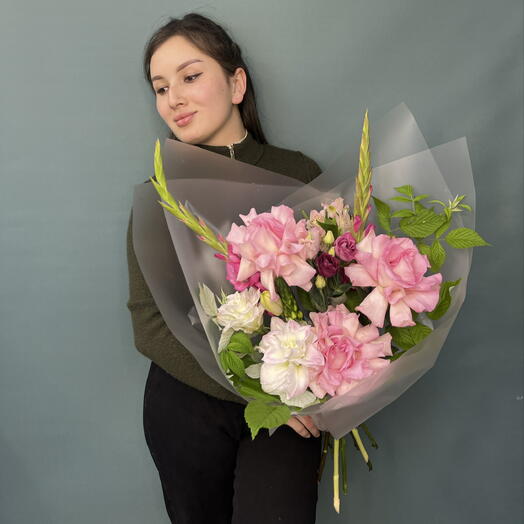 Ароматный букет с лилией и французскими розами 💞