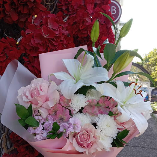 Нежный букет с лилией🌺💕