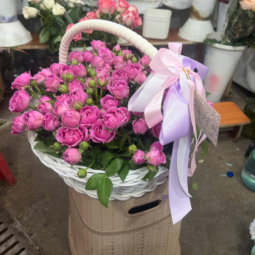 Цветочная корзинка Rose angel 💐🦄🍀 из пионовидных кустовых роз