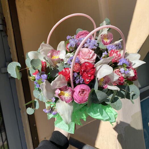 Сумочка микс 🦄 «кислинка» в составе орхидеи, кустовая роза, статица, эвкалипт CINEREA