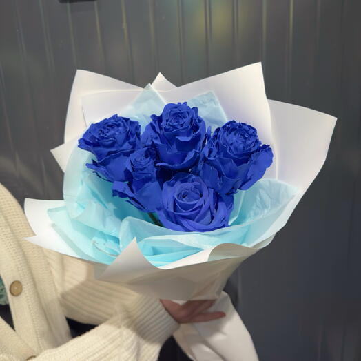 Синие розы 🩵 в белом оформлении 5 шт Blue