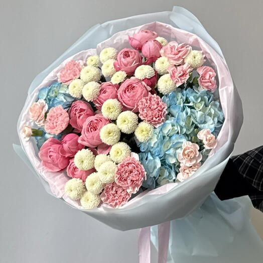 Букет с пионовидными розами