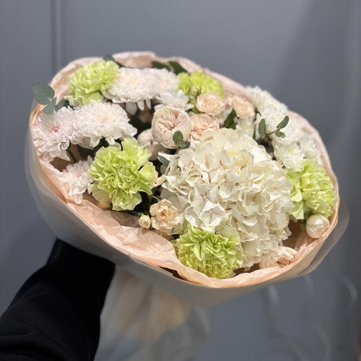 Стильный букет с гортензией и кустовой розой 🌸🩷💛
