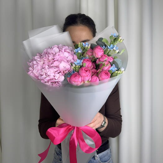 💕💕💕 Авторский букет с гортензией, незабудками и кустовыми розами