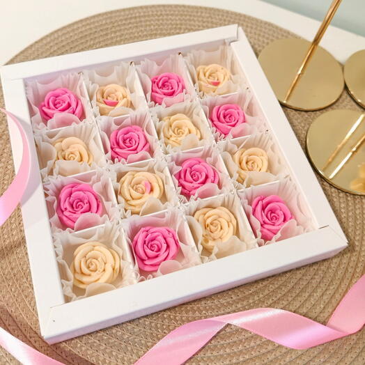 Цветы из бельгийского шоколада Barry Callebaut в коробке 16 шт