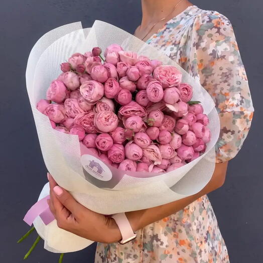 Букет розовых кустовых роз, 15 шт