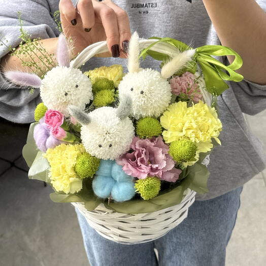 Корзинка «Зайчики» с сухоцветами