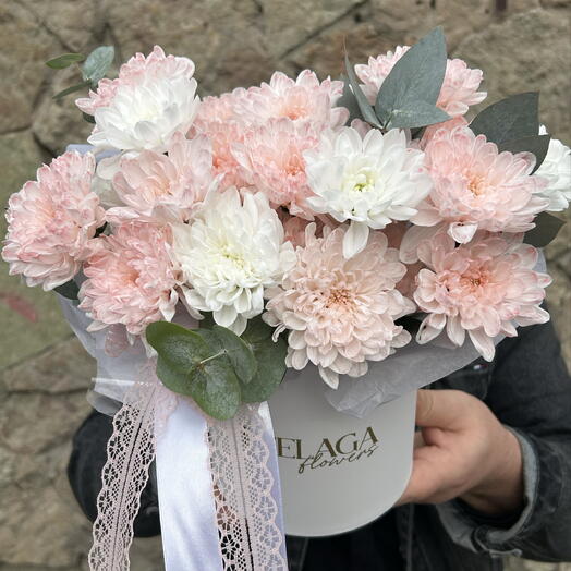 Нежные цветы в коробке 🌸