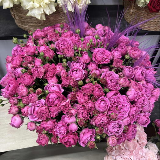 Корзина с розами🌺🌸🌹