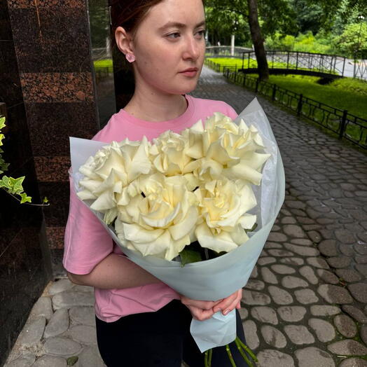 Букет из 5 белых французских роз