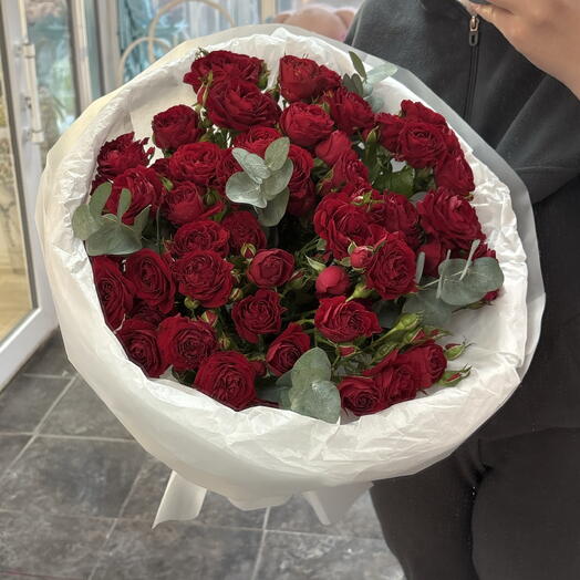 Букет из кустовых роз