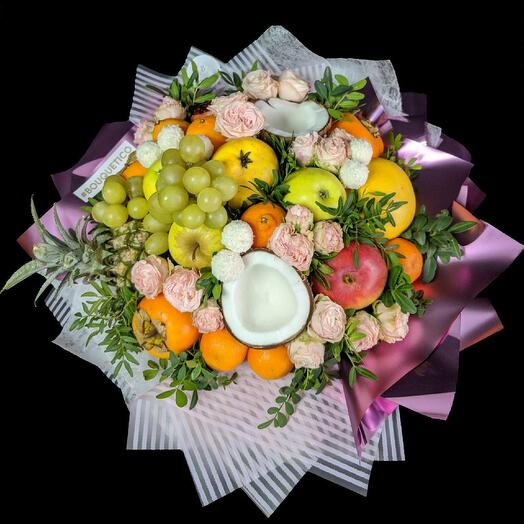 Bouquet of fruits