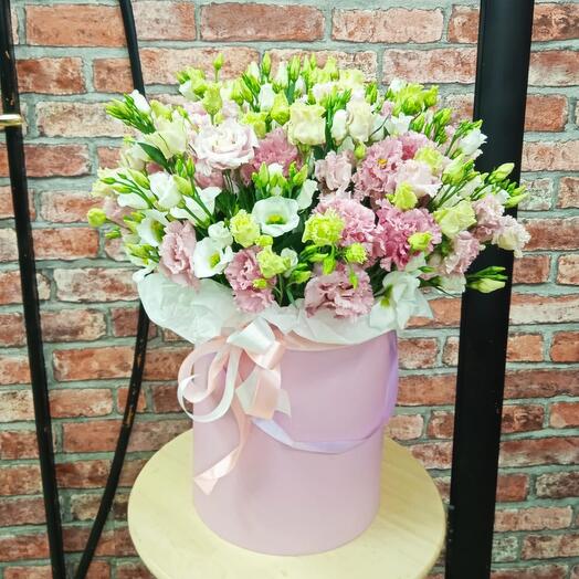 Eustoma en una Caja de sombreros "Salpicaduras de champán"