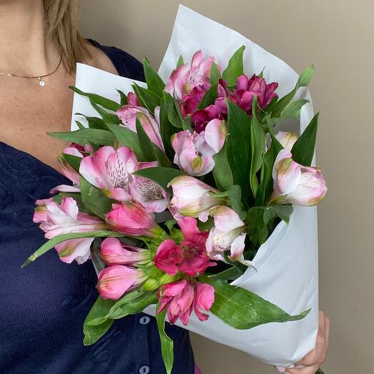Monobooket brillante con soporte alstroemeria