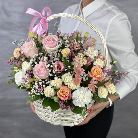 Цветы в корзине Юная Амелия