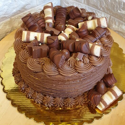 Kinder bueno cake